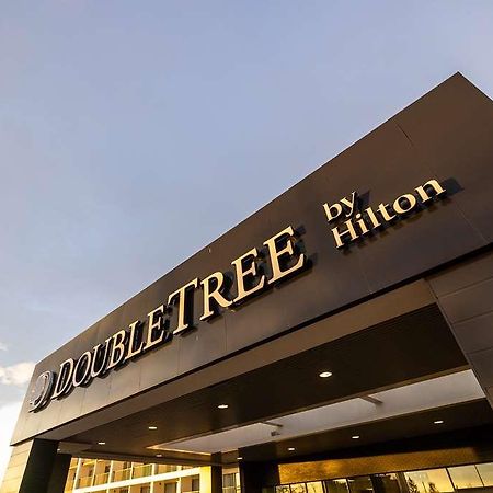 Doubletree By Hilton Calgary North Hotel ภายนอก รูปภาพ