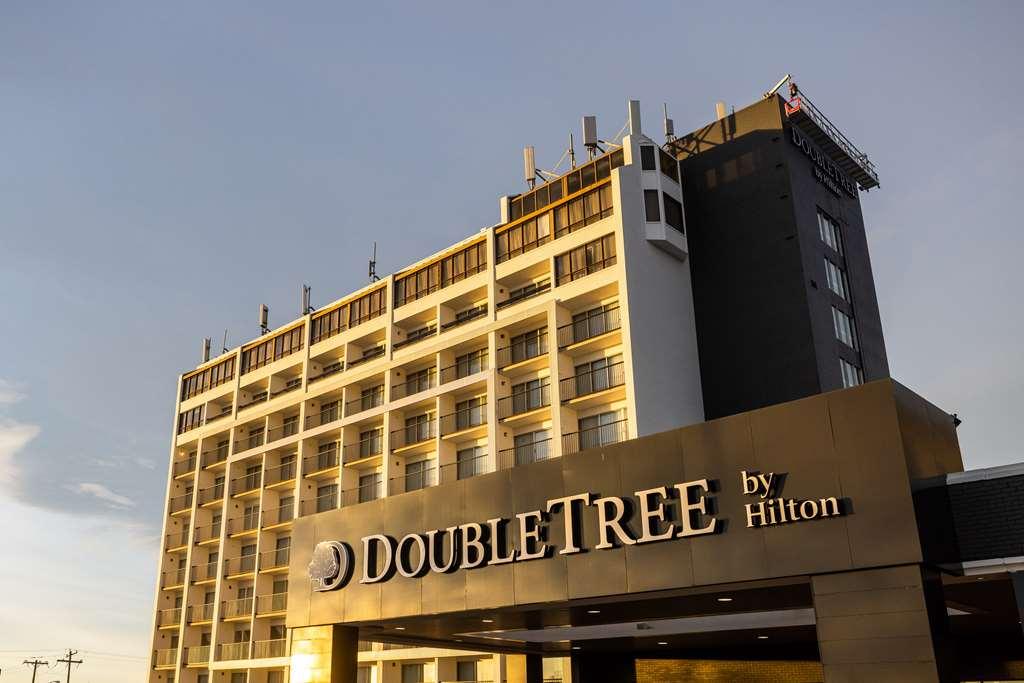 Doubletree By Hilton Calgary North Hotel ภายนอก รูปภาพ