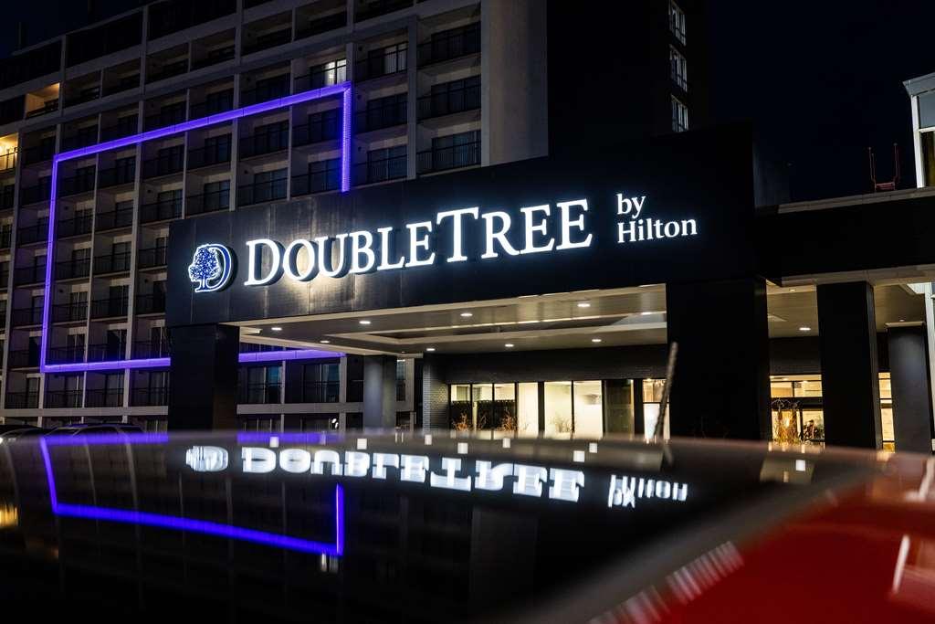 Doubletree By Hilton Calgary North Hotel ภายนอก รูปภาพ